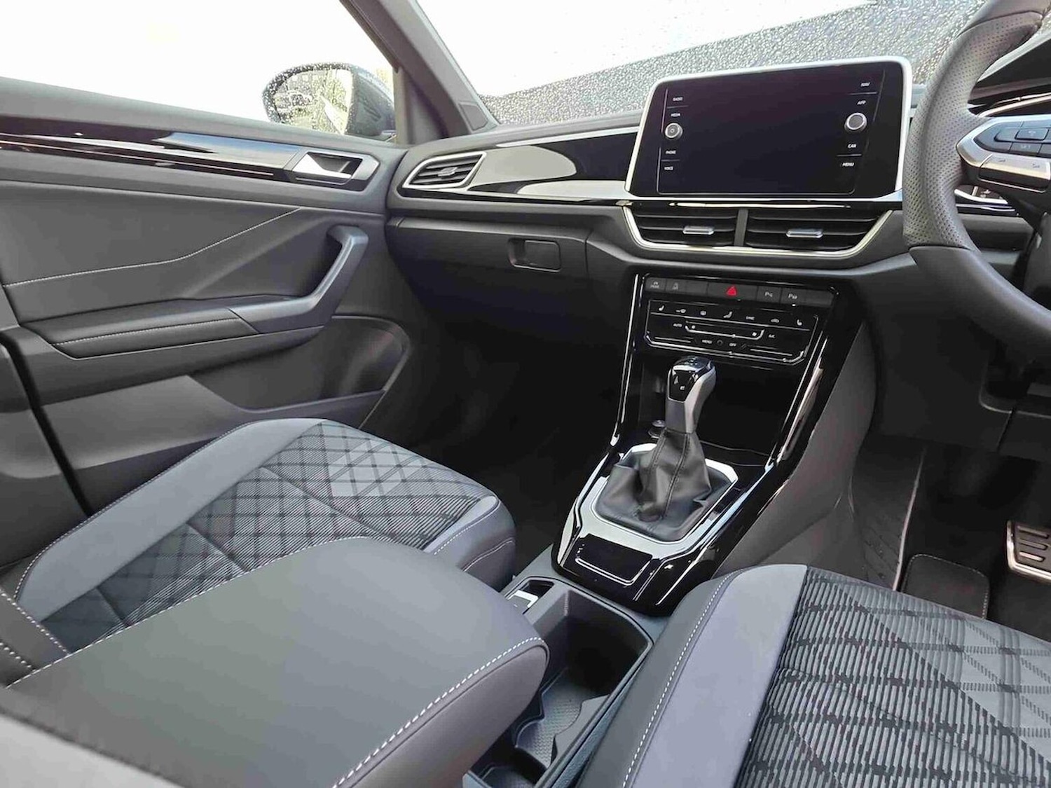 Used Volkswagen T-Roc 2025 for sale - 76725827: Photo 13