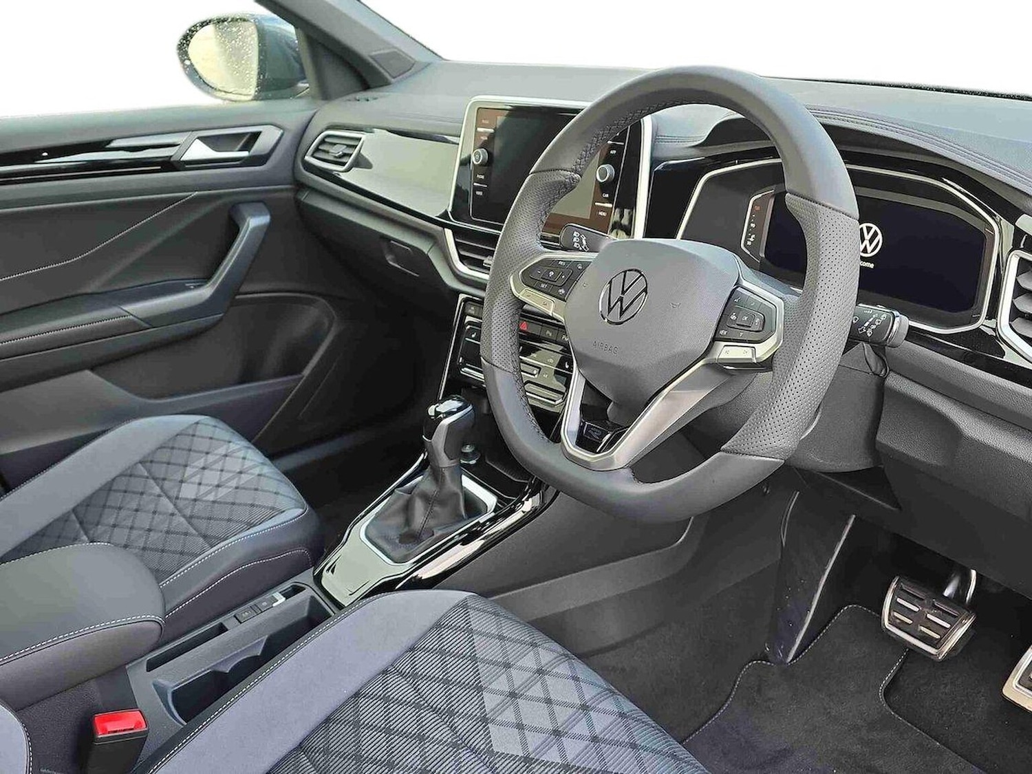 Used Volkswagen T-Roc 2025 for sale - 76725827: Photo 15