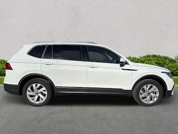 Used Volkswagen Tiguan Allspace 2023 for sale - 75975401: Photo