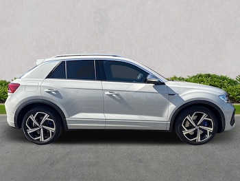 Used Volkswagen T-Roc 2023 for sale - 75497832: Photo