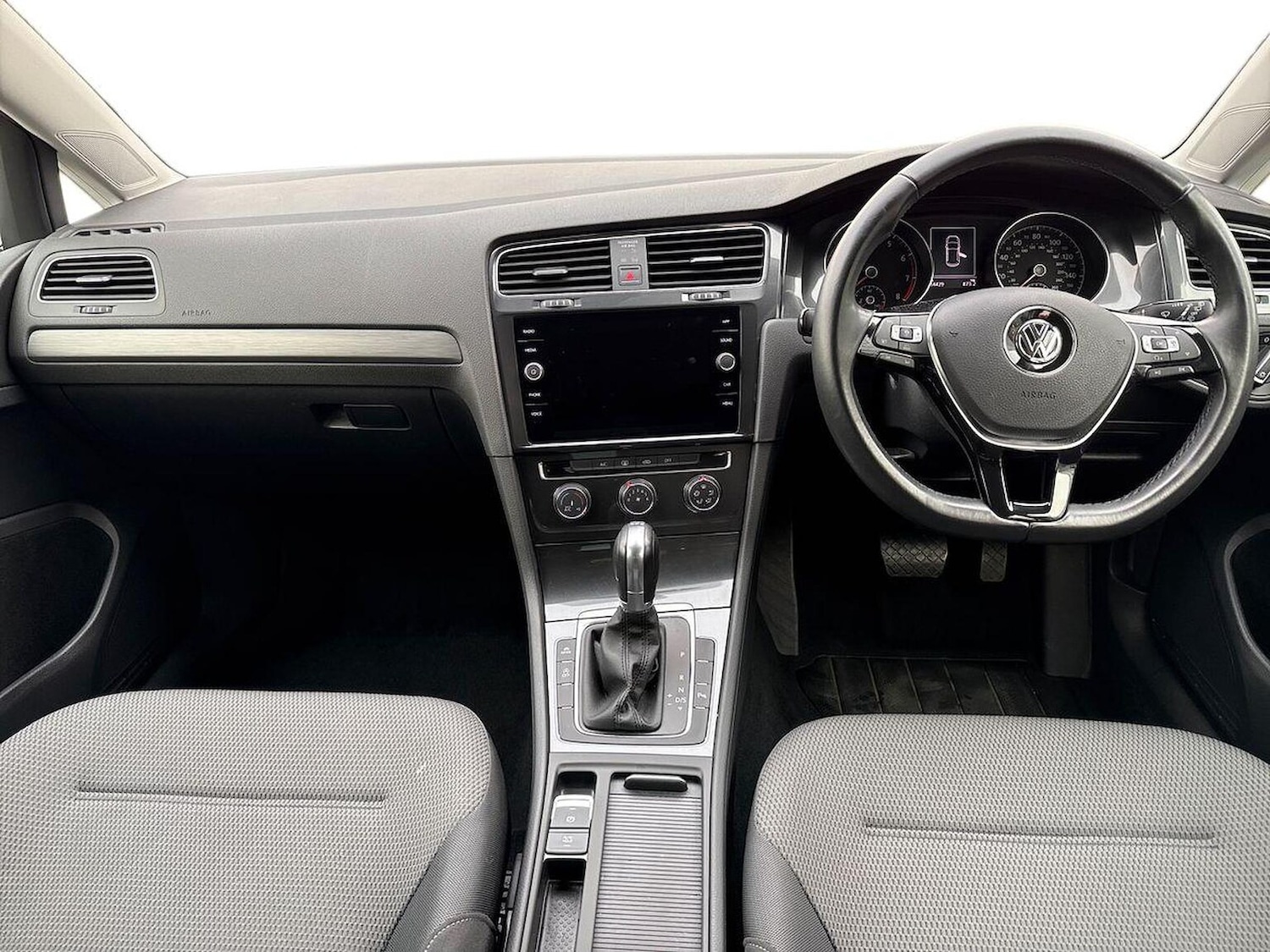 Used Volkswagen Golf 2017 for sale - 77056911: Photo 10