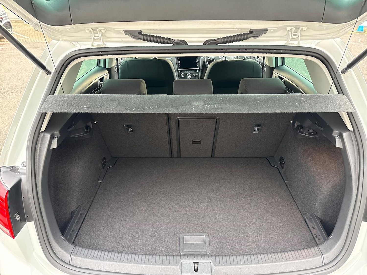 Used Volkswagen Golf 2017 for sale - 77056911: Photo 19