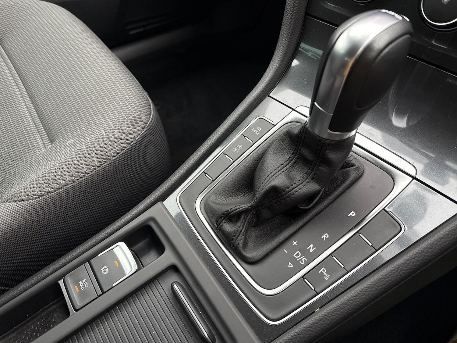 Used Volkswagen Golf 2017 for sale - 77056911: Photo 24