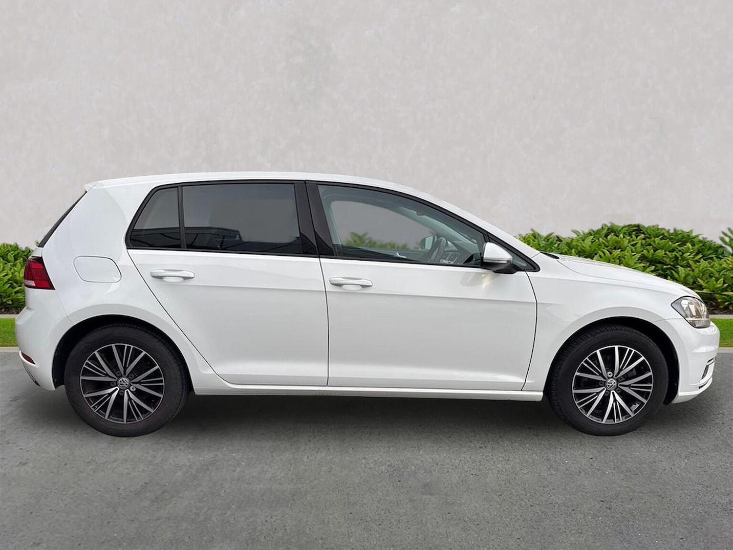 Used Volkswagen Golf 2017 for sale - 77056911: Photo 5