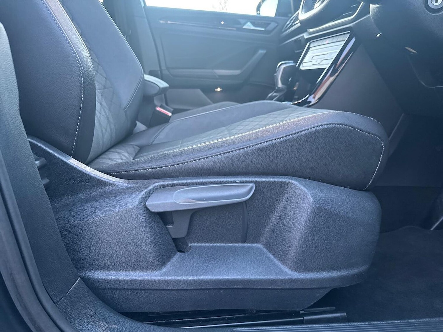 Used Volkswagen T-Roc 2022 for sale - 77872096: Photo 30