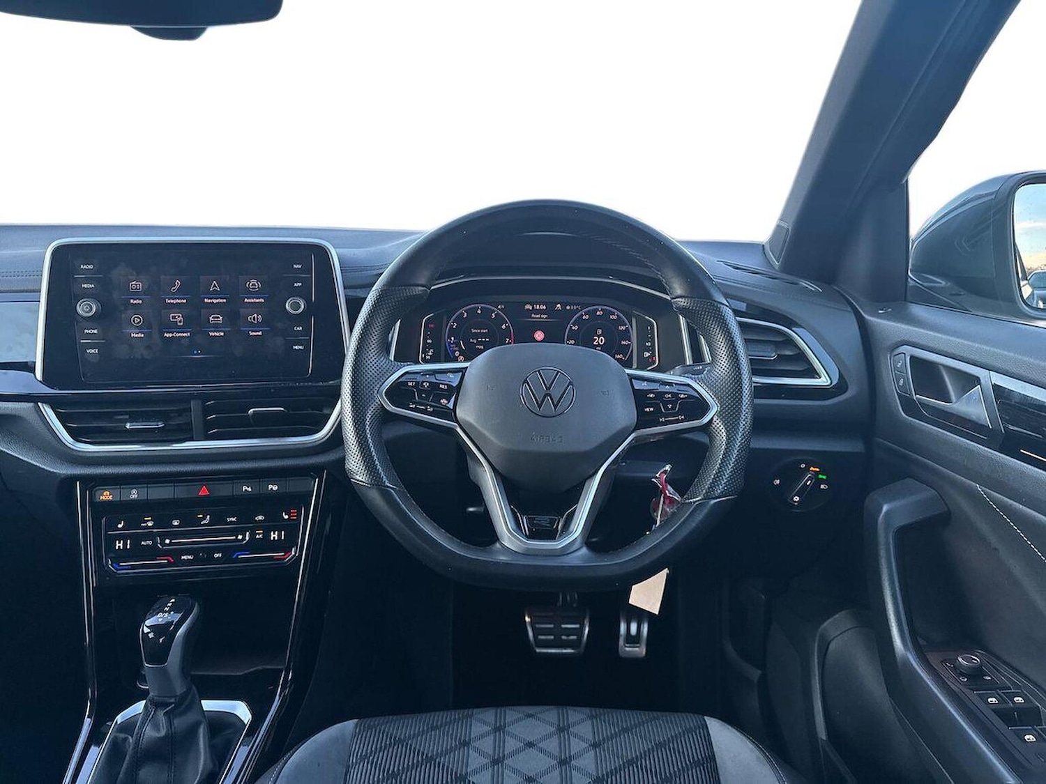 Used Volkswagen T-Roc 2022 for sale - 77872096: Photo 9