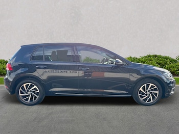 Used Volkswagen Golf 2019 for sale - 75731076: Photo