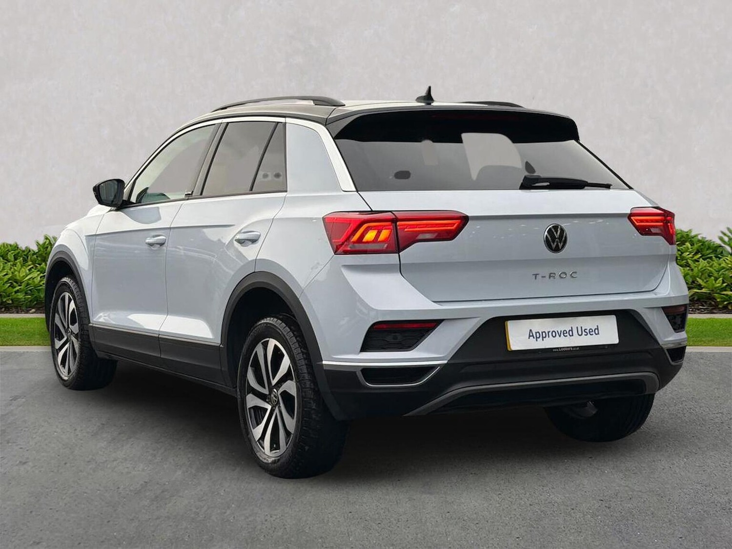 Used Volkswagen T-Roc 2022 for sale - 76821741: Photo 2
