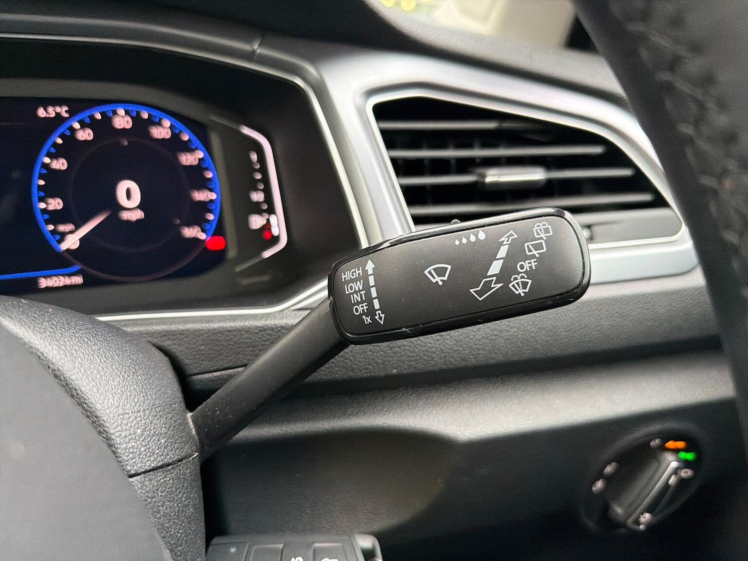 Used Volkswagen T-Roc 2022 for sale - 76821741: Photo 27