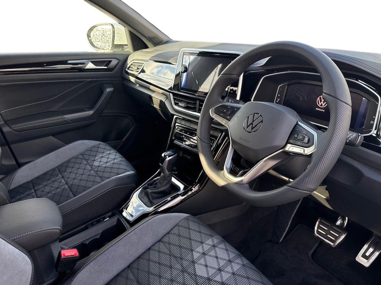 Used Volkswagen T-Roc 2025 for sale - 76725898: Photo 15