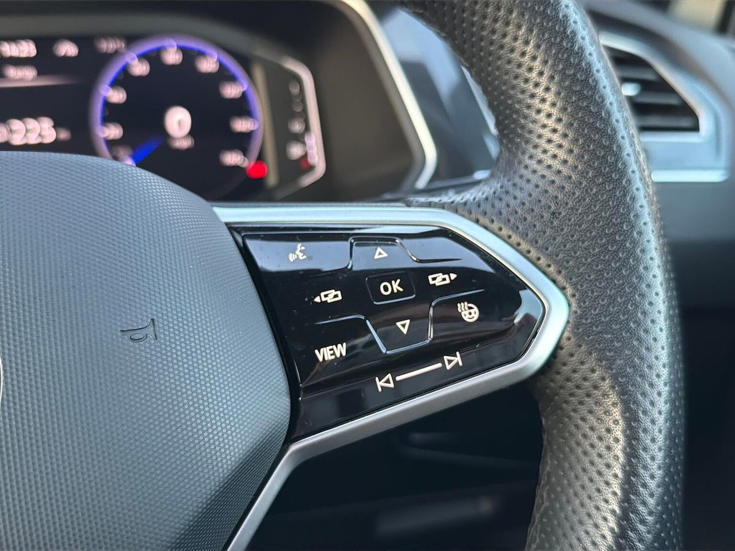 Used Volkswagen Tiguan 2023 for sale - 76957499: Photo 25