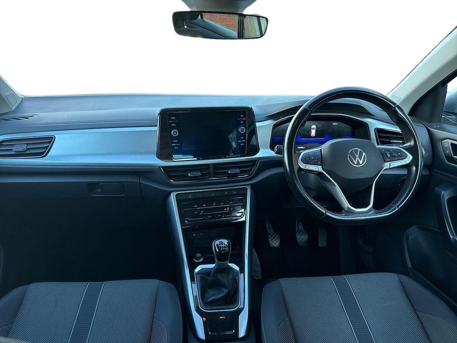 Used Volkswagen T-Roc 2022 for sale - 76057889: Photo 8