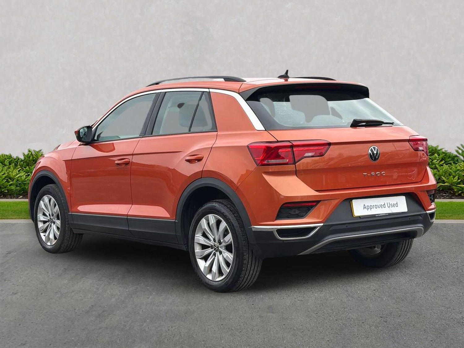 Used Volkswagen T-Roc 2021 for sale - 77901672: Photo 2