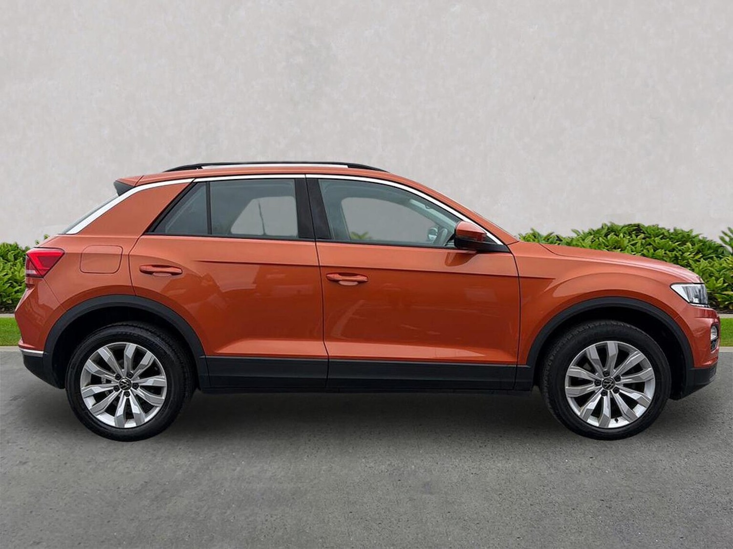 Used Volkswagen T-Roc 2021 for sale - 77901672: Photo 3