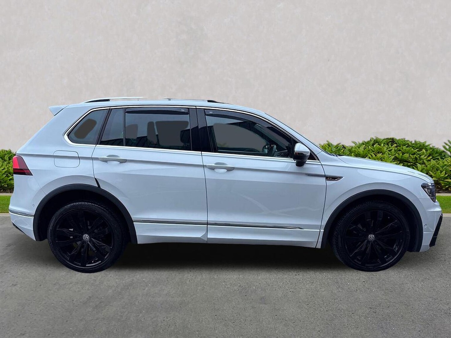 Used Volkswagen Tiguan 2020 for sale - 76127161: Photo 3