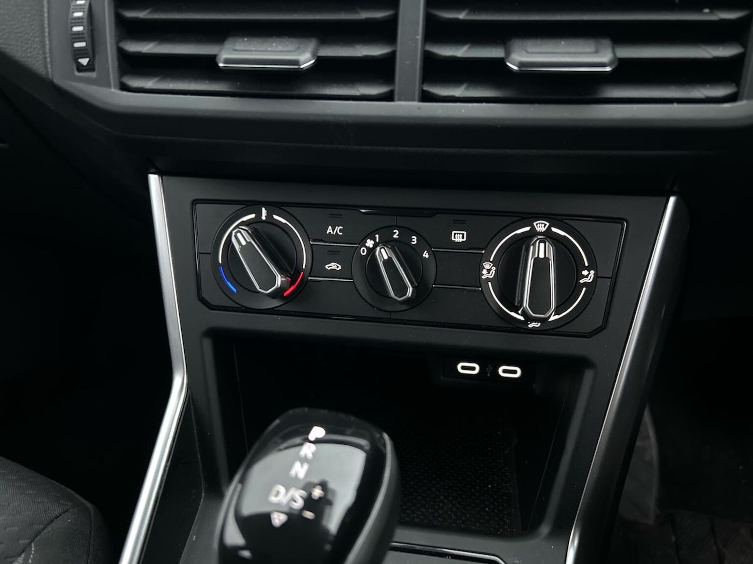 Used Volkswagen Polo 2024 for sale - 76211965: Photo 12