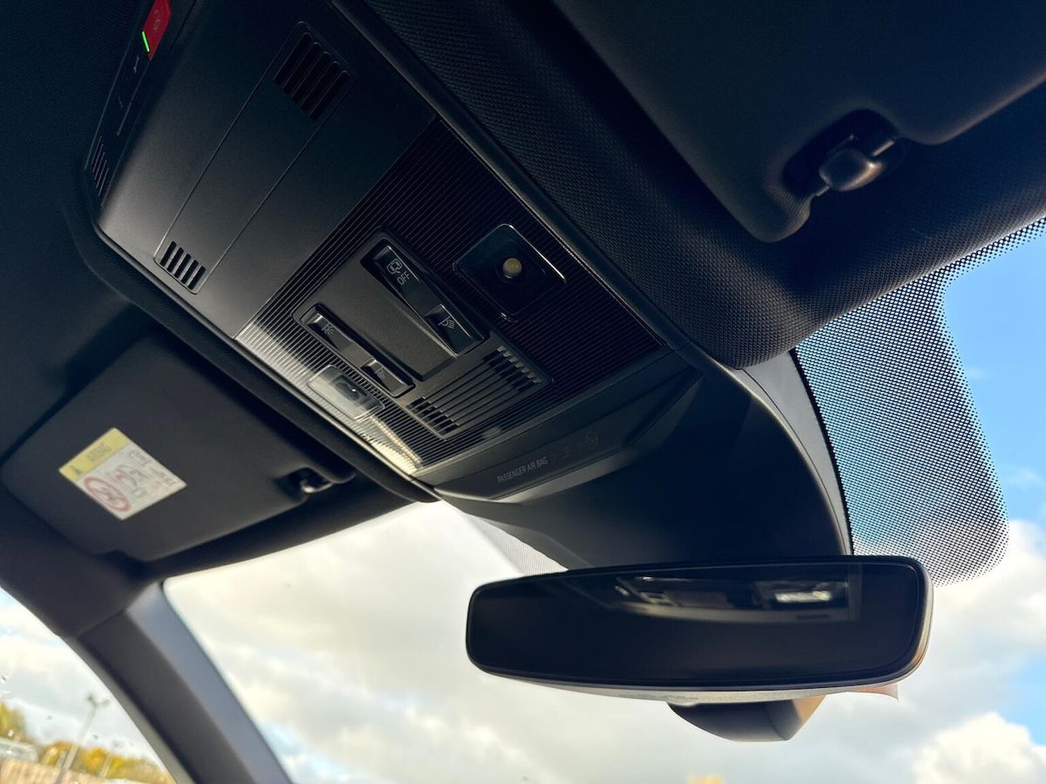 Used Volkswagen T-Roc 2025 for sale - 76444492: Photo 14