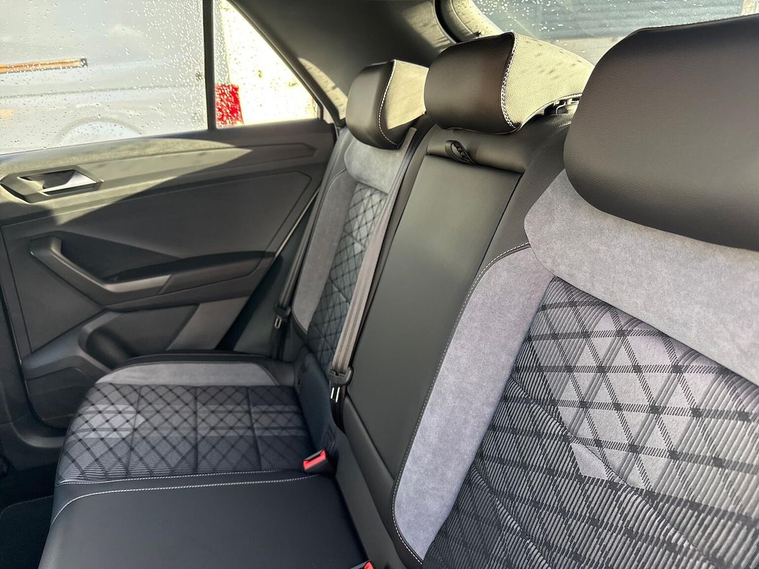 Used Volkswagen T-Roc 2025 for sale - 76444492: Photo 16