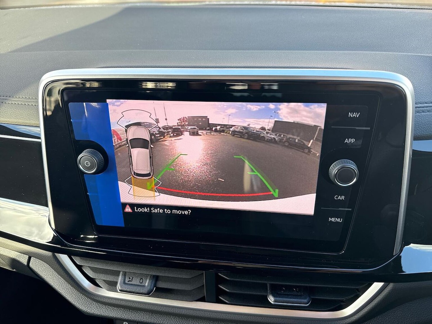 Used Volkswagen T-Roc 2025 for sale - 76444492: Photo 23