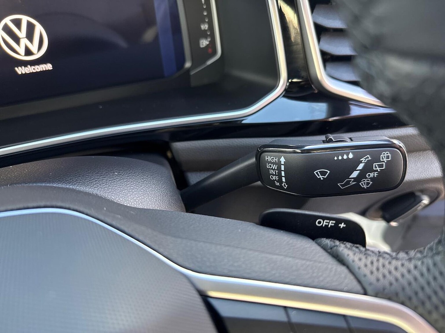 Used Volkswagen T-Roc 2025 for sale - 76444492: Photo 28