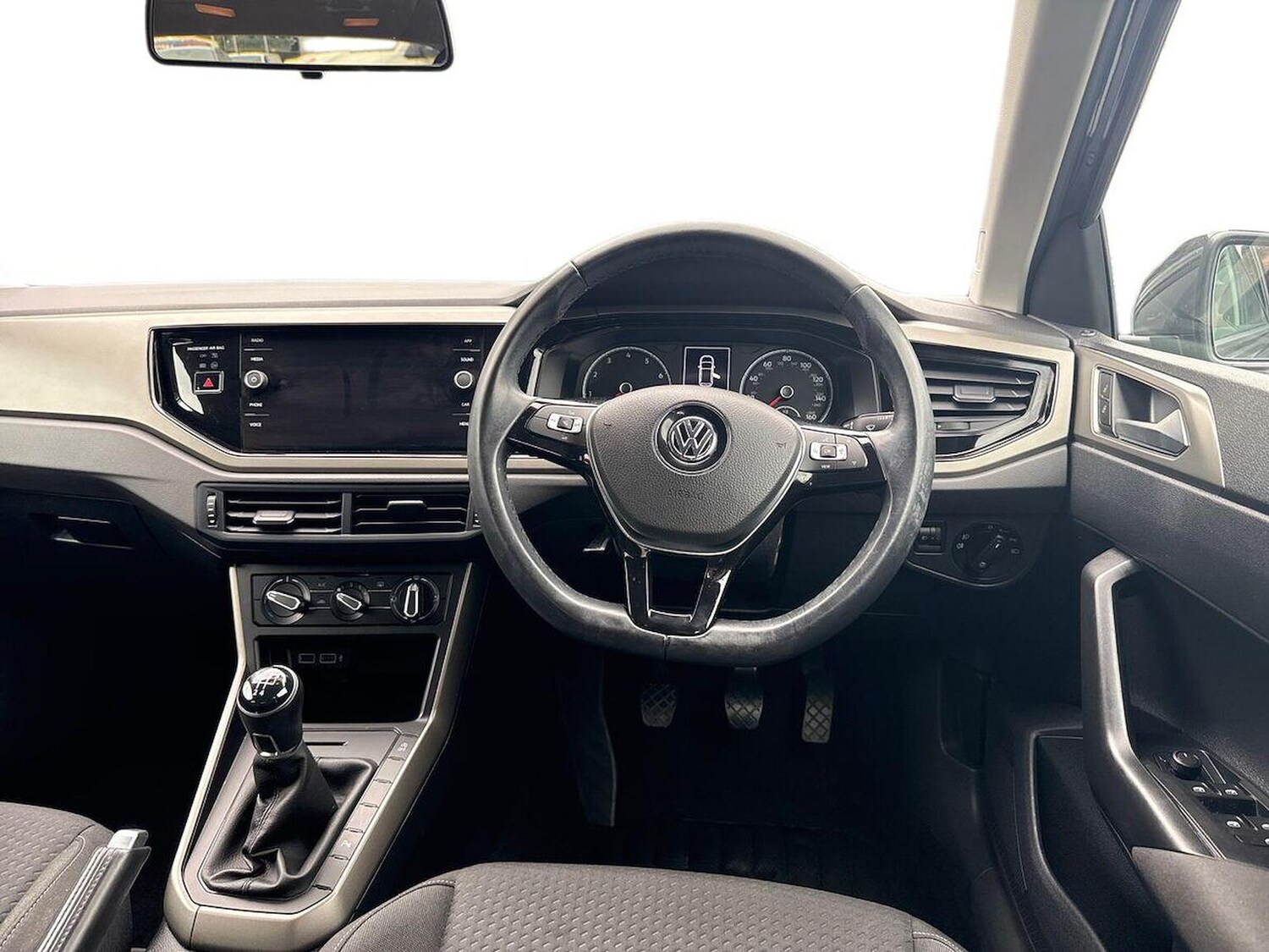 Used Volkswagen Polo 2020 for sale - 76477344: Photo 9