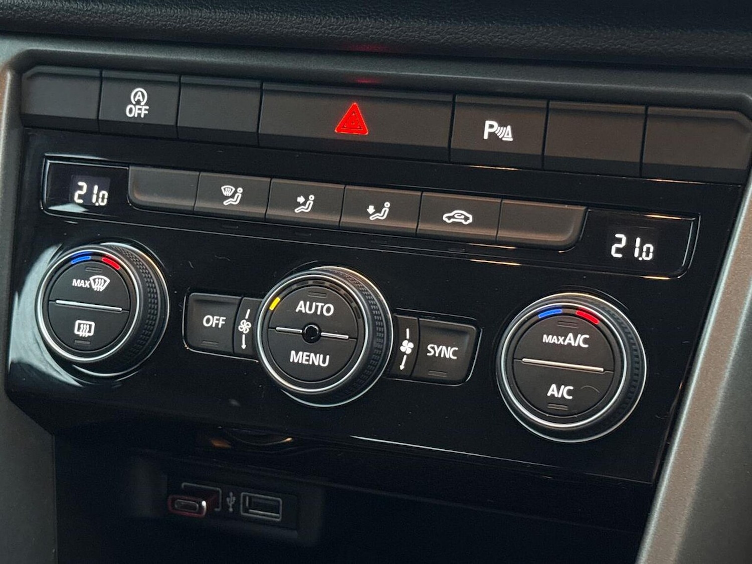 Used Volkswagen T-Roc 2020 for sale - 76547669: Photo 12