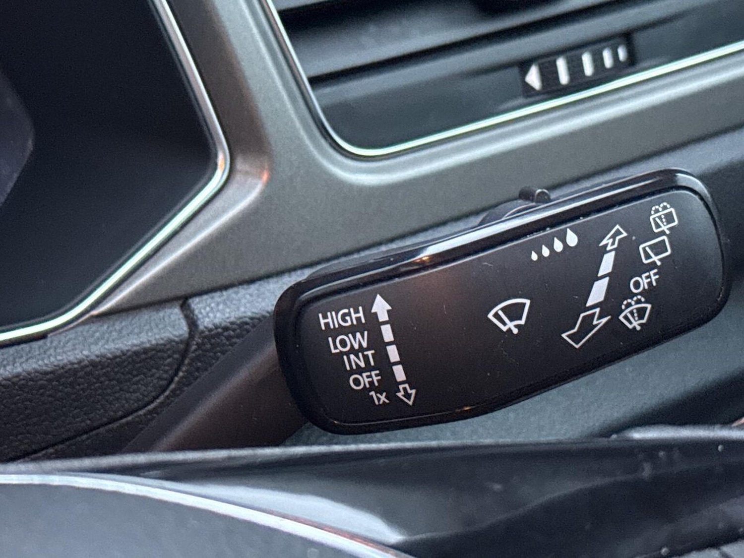 Used Volkswagen T-Roc 2020 for sale - 76547669: Photo 26