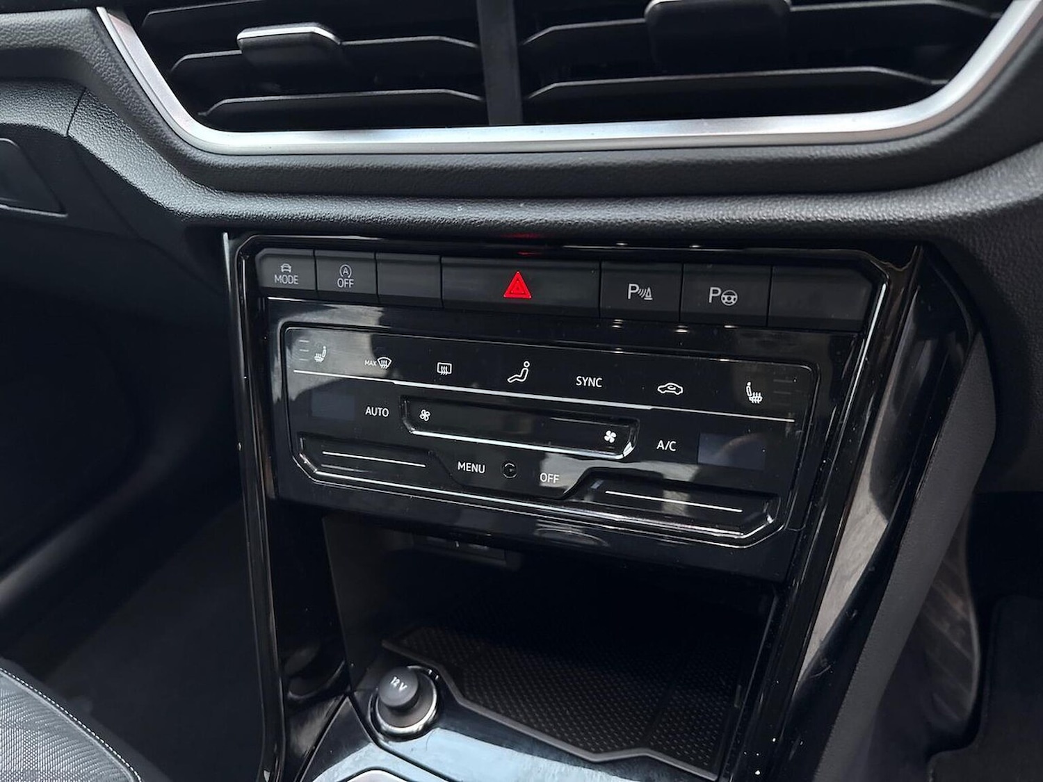 Used Volkswagen T-Roc 2023 for sale - 76030361: Photo 12