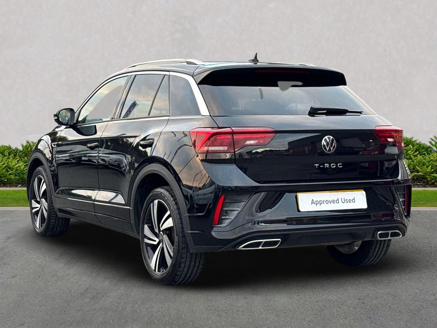 Used Volkswagen T-Roc 2023 for sale - 76030361: Photo 2