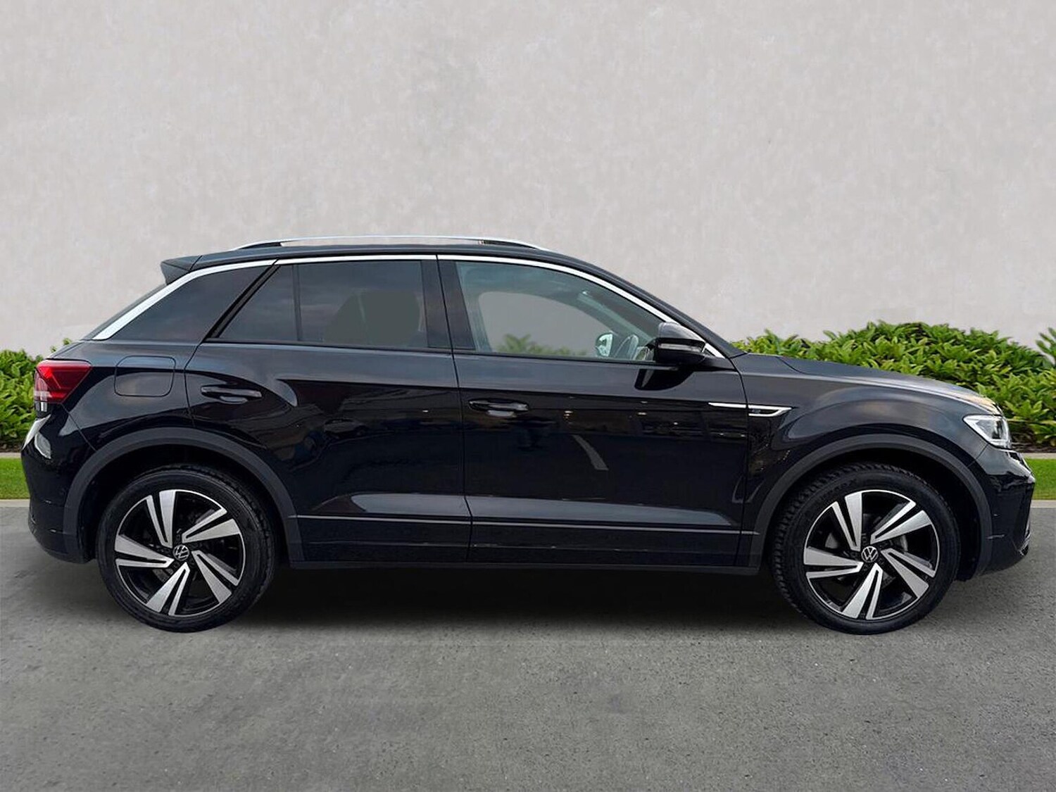 Used Volkswagen T-Roc 2023 for sale - 76030361: Photo 3
