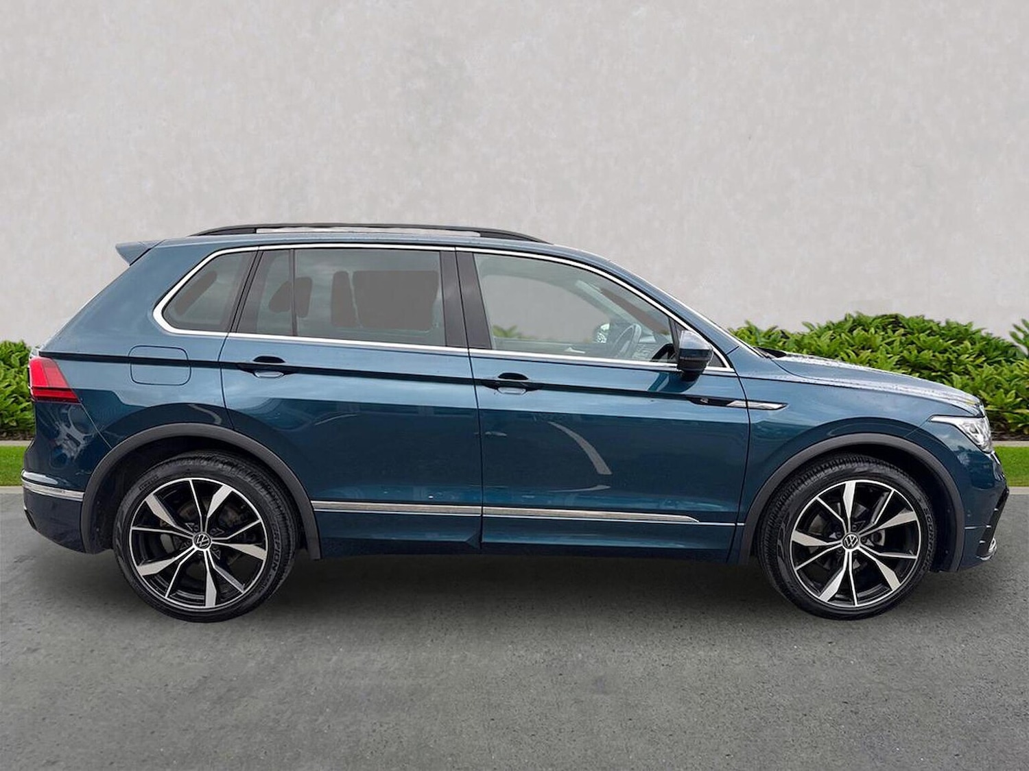 Used Volkswagen Tiguan 2021 for sale - 76316696: Photo 3