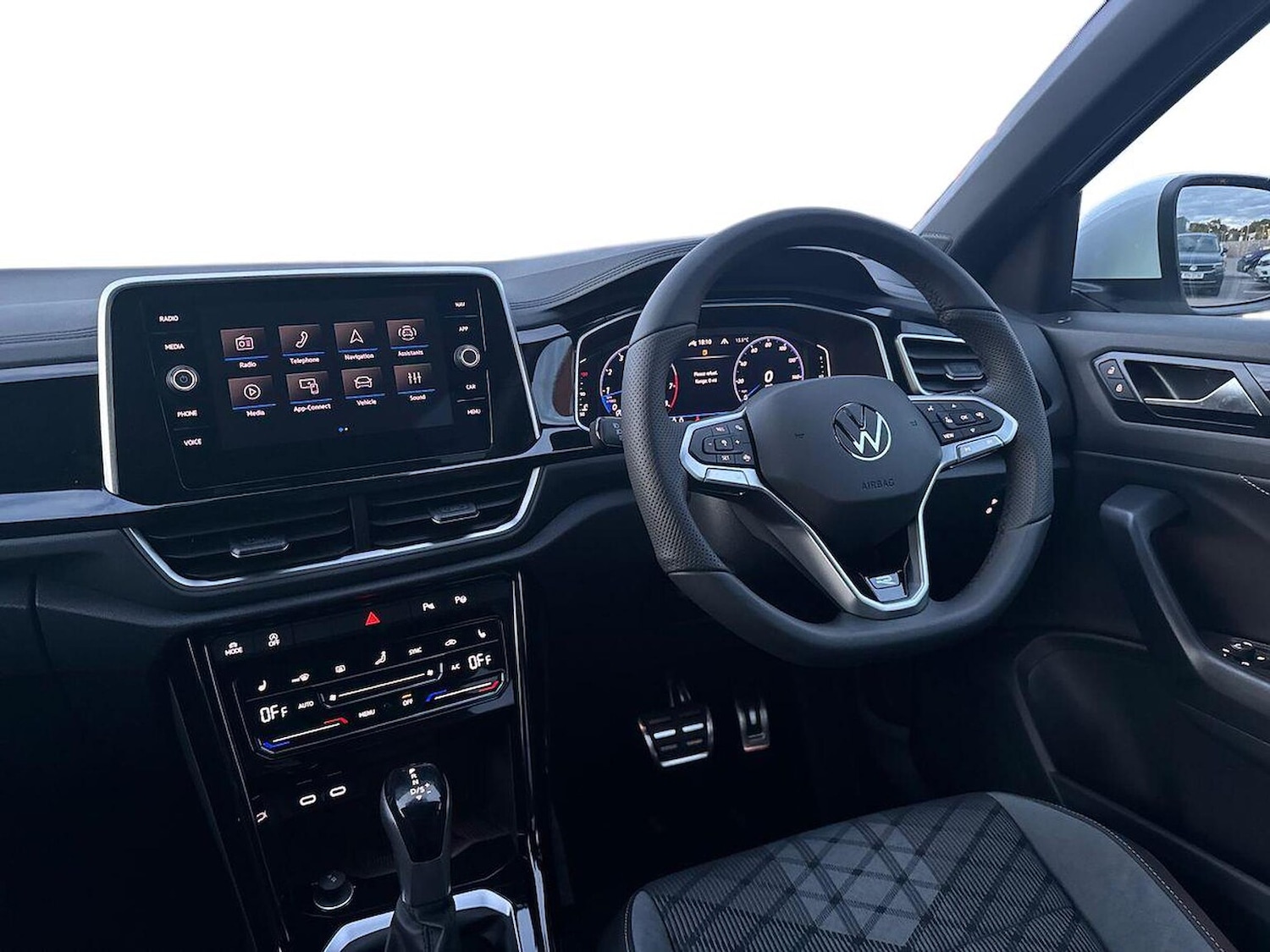 Used Volkswagen T-Roc 2025 for sale - 76076473: Photo 15