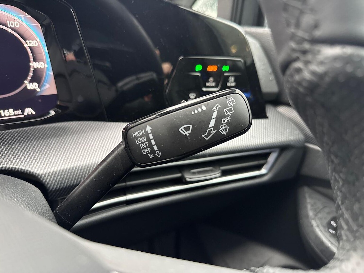 Used Volkswagen Golf 2024 for sale - 76547692: Photo 28