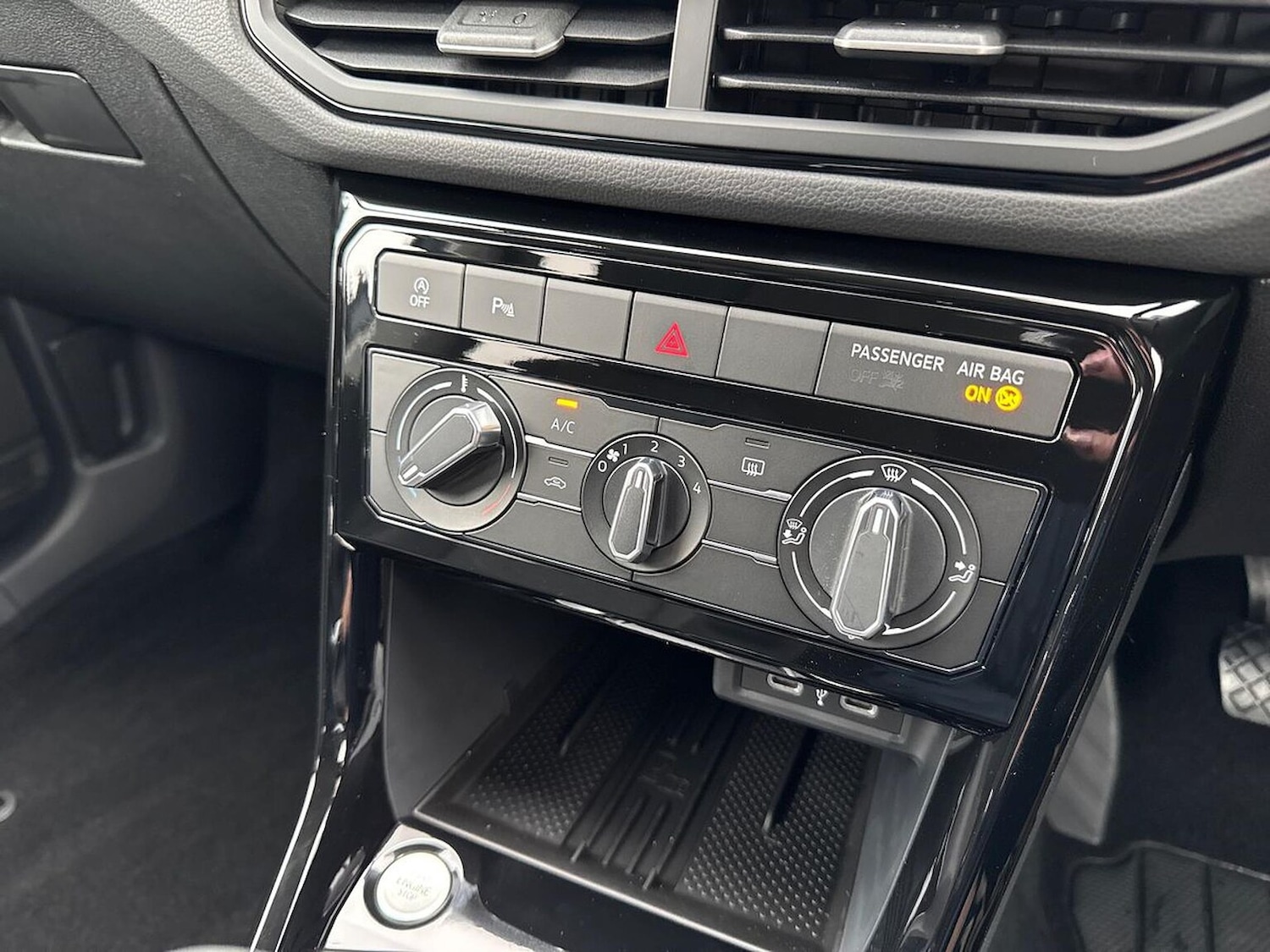 Used Volkswagen T-Cross 2025 for sale - 76157190: Photo 12