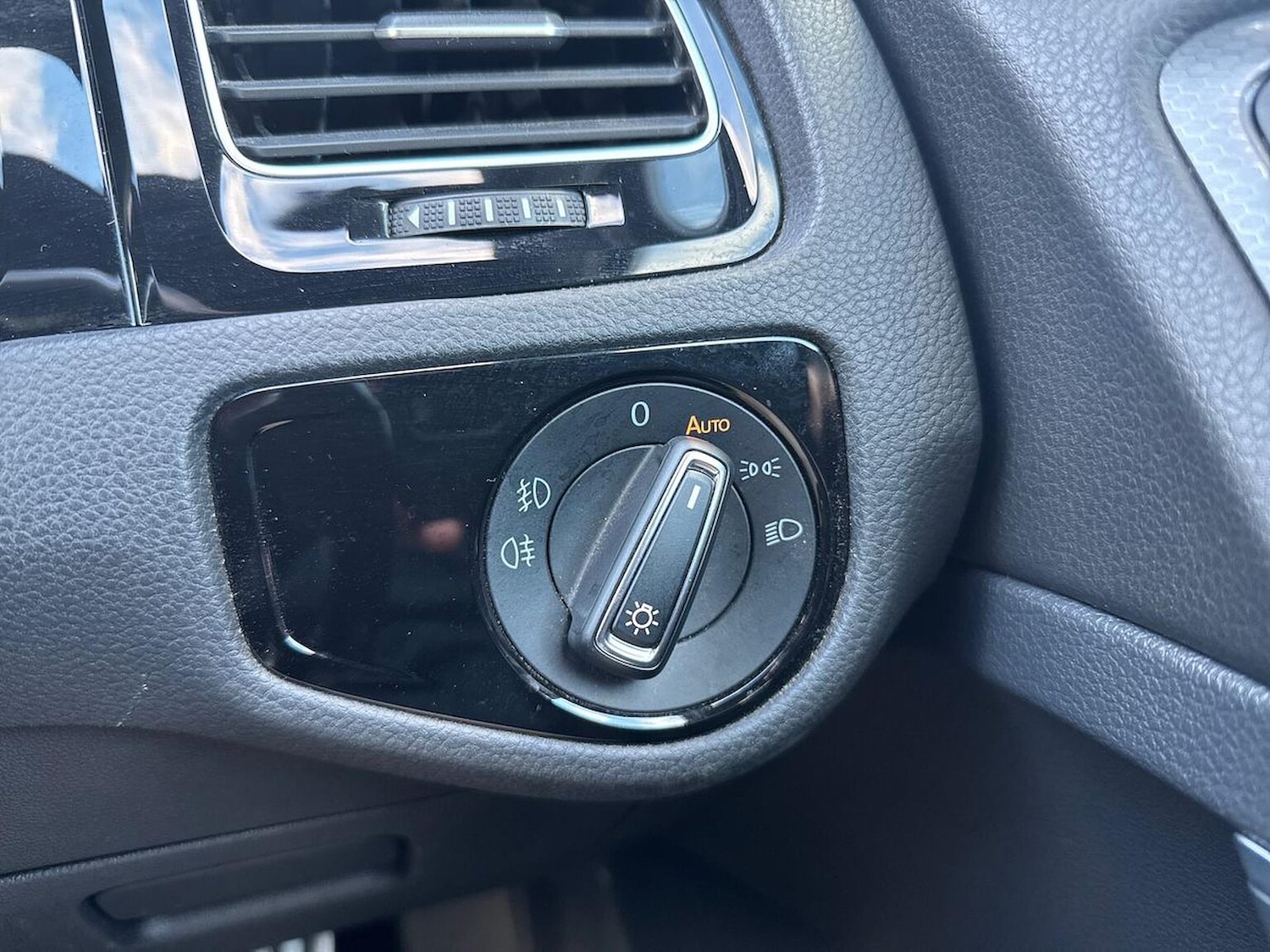 Used Volkswagen Golf 2019 for sale - 76383350: Photo 22