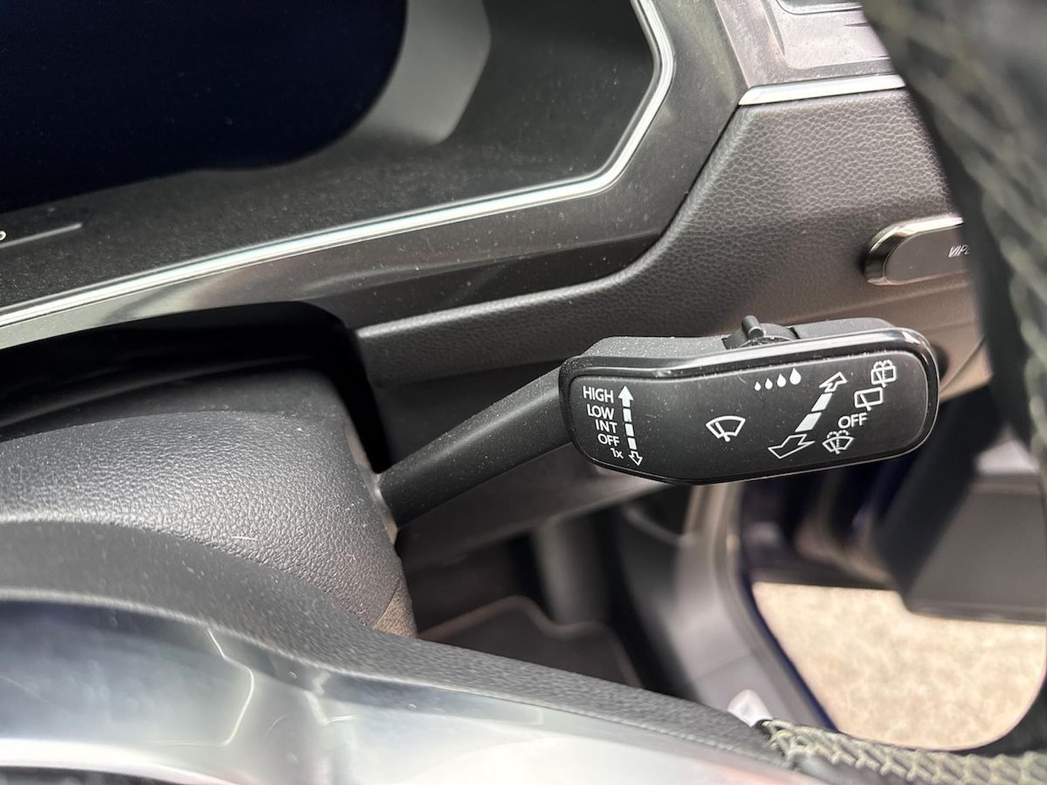 Used Volkswagen Tiguan 2017 for sale - 76596202: Photo 28