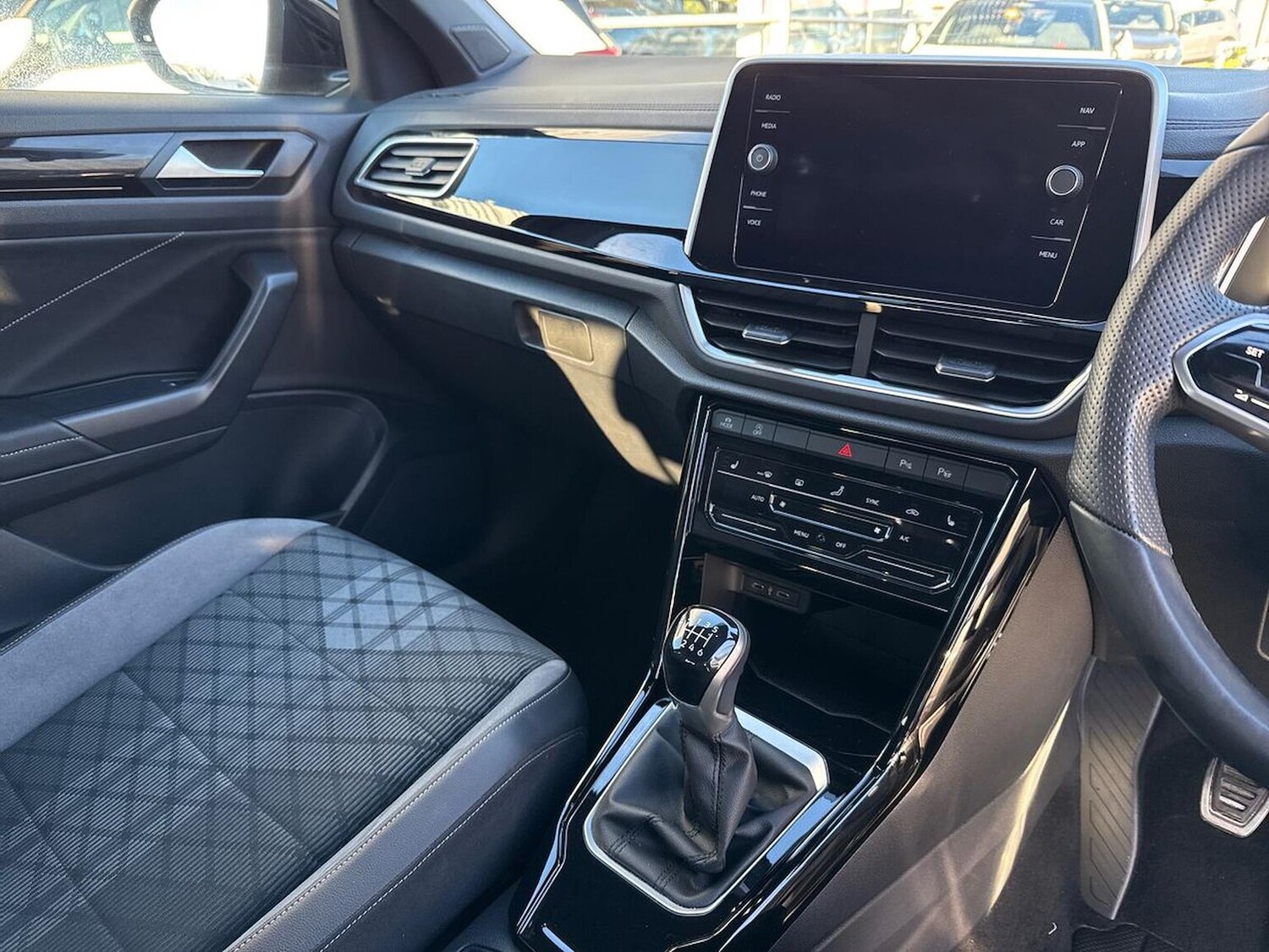 Used Volkswagen T-Roc 2022 for sale - 76628190: Photo 13