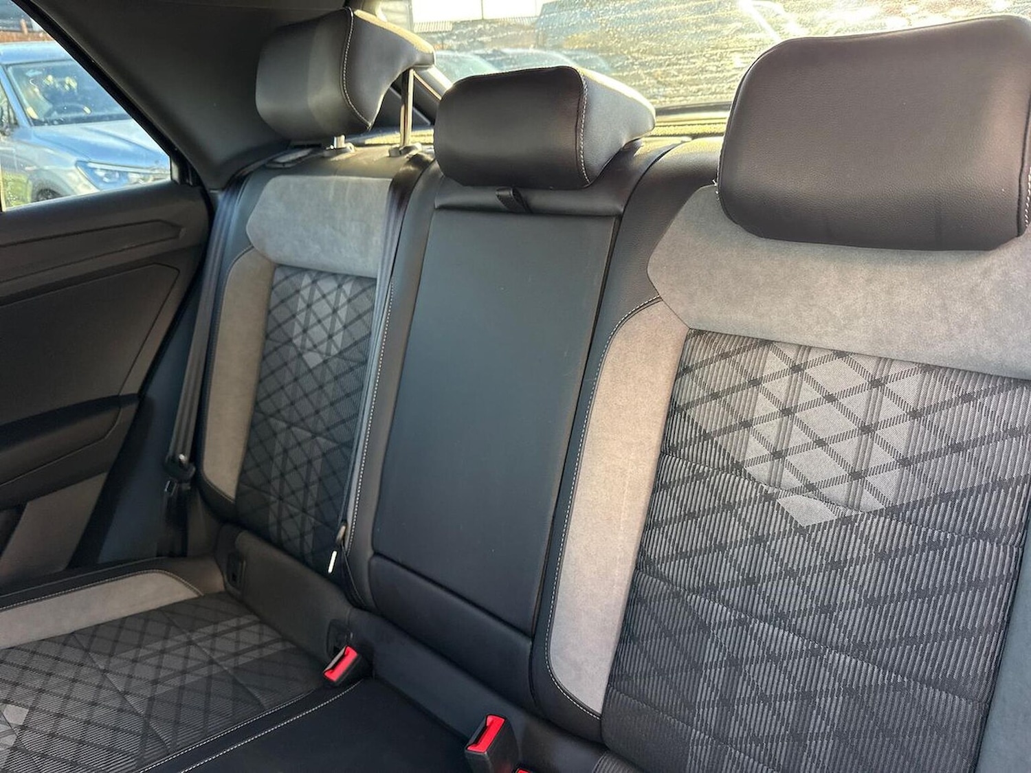 Used Volkswagen T-Roc 2022 for sale - 76628190: Photo 16