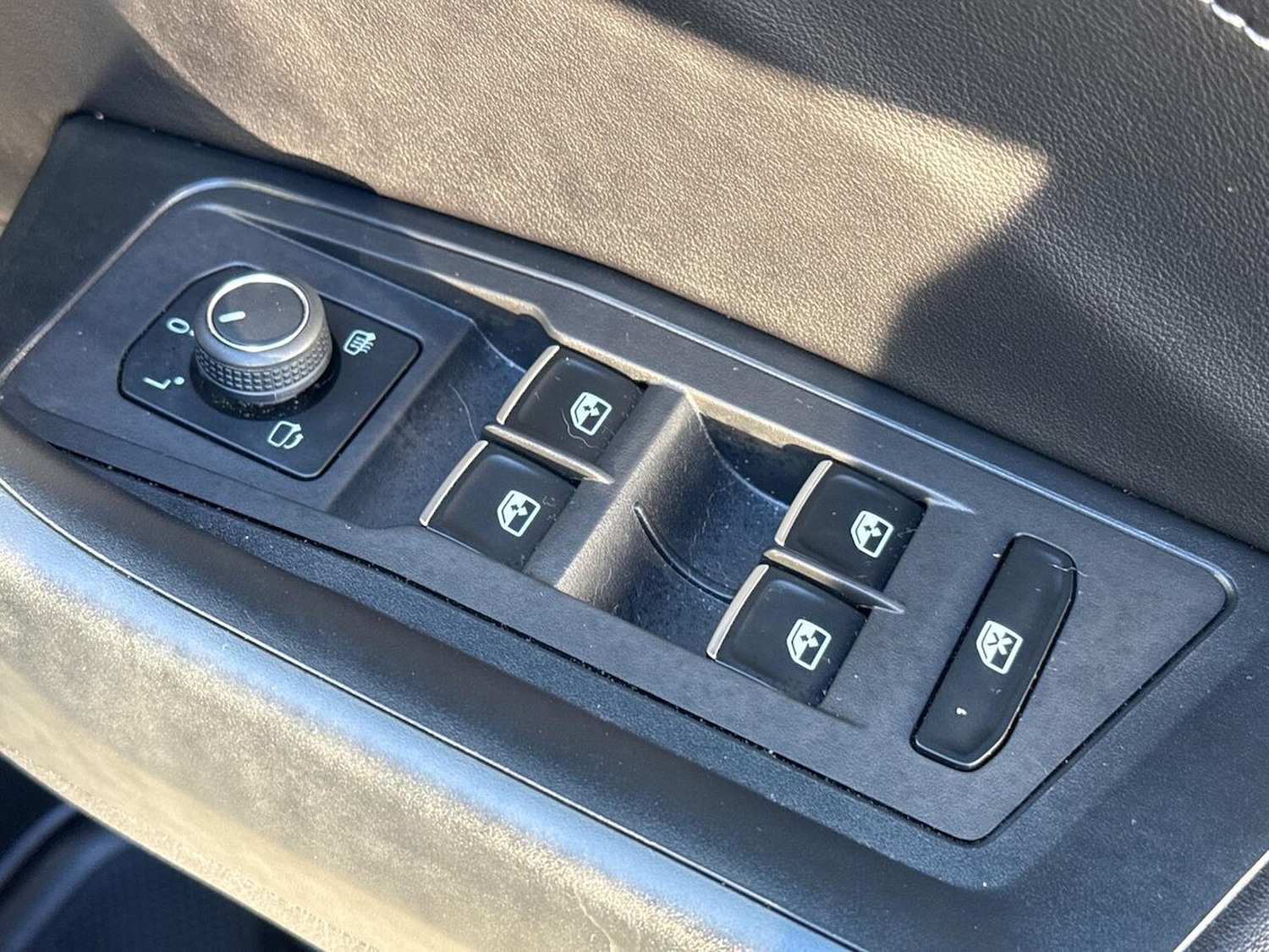 Used Volkswagen T-Roc 2022 for sale - 76628190: Photo 21