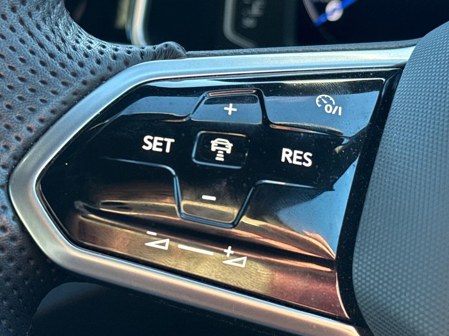 Used Volkswagen T-Roc 2022 for sale - 76628190: Photo 25