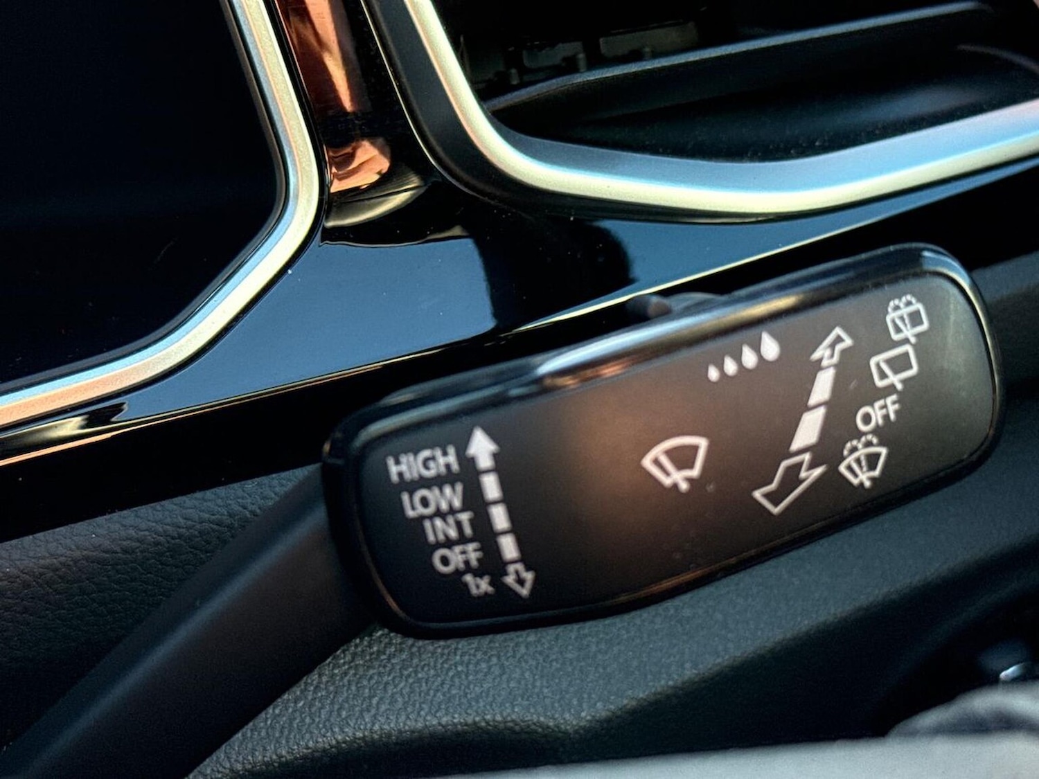 Used Volkswagen T-Roc 2022 for sale - 76628190: Photo 26