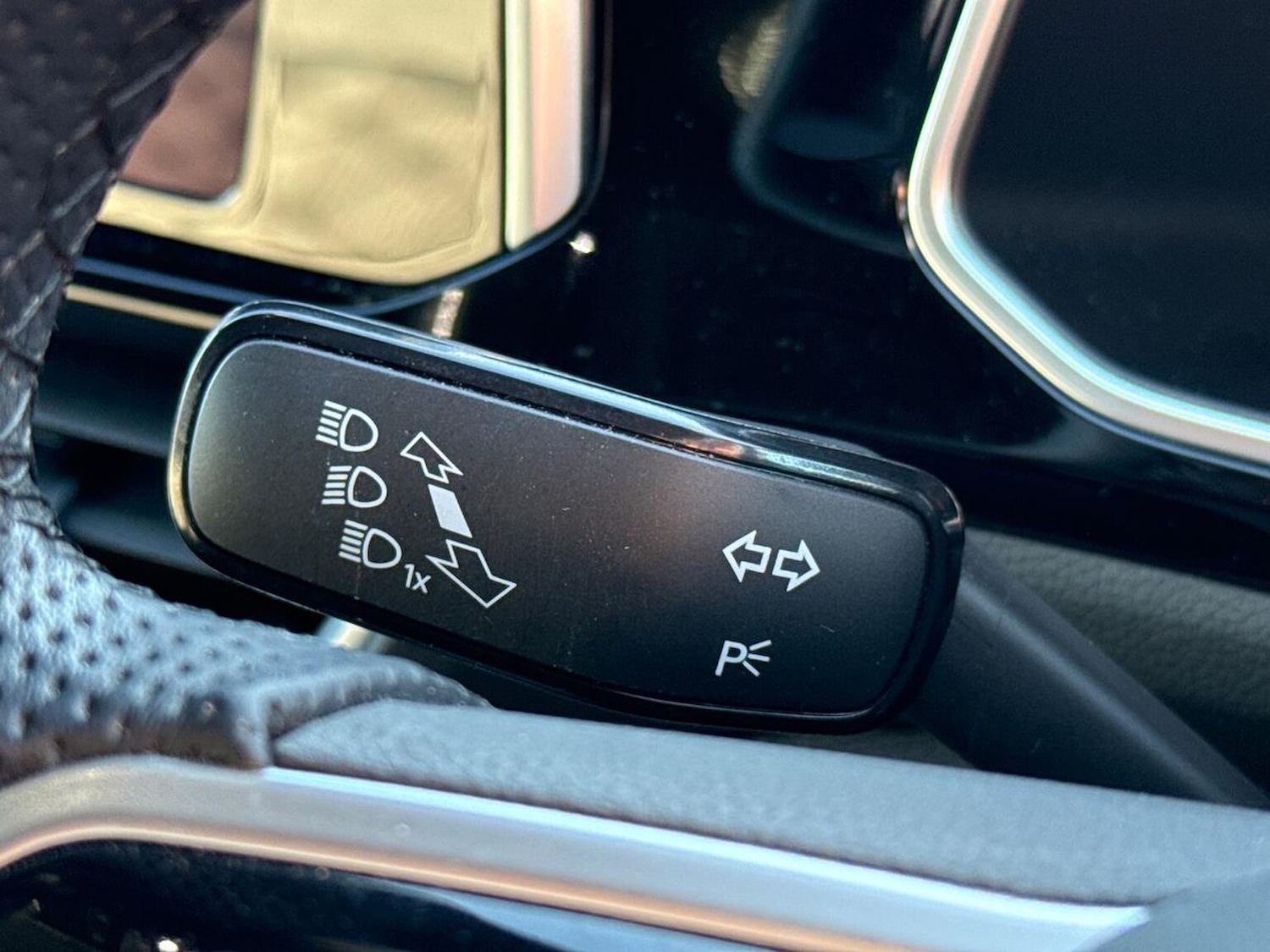 Used Volkswagen T-Roc 2022 for sale - 76628190: Photo 27