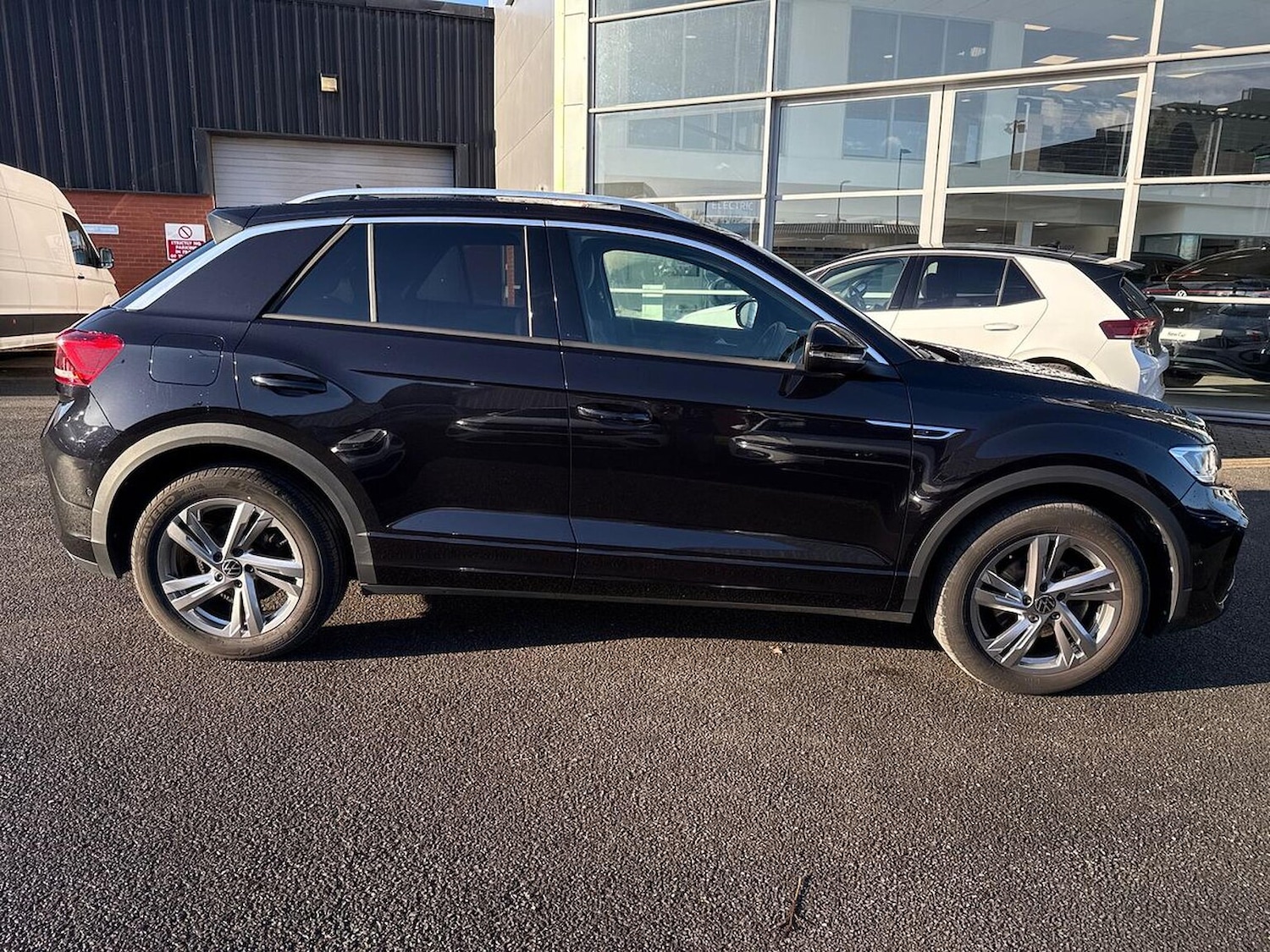 Used Volkswagen T-Roc 2022 for sale - 76628190: Photo 3