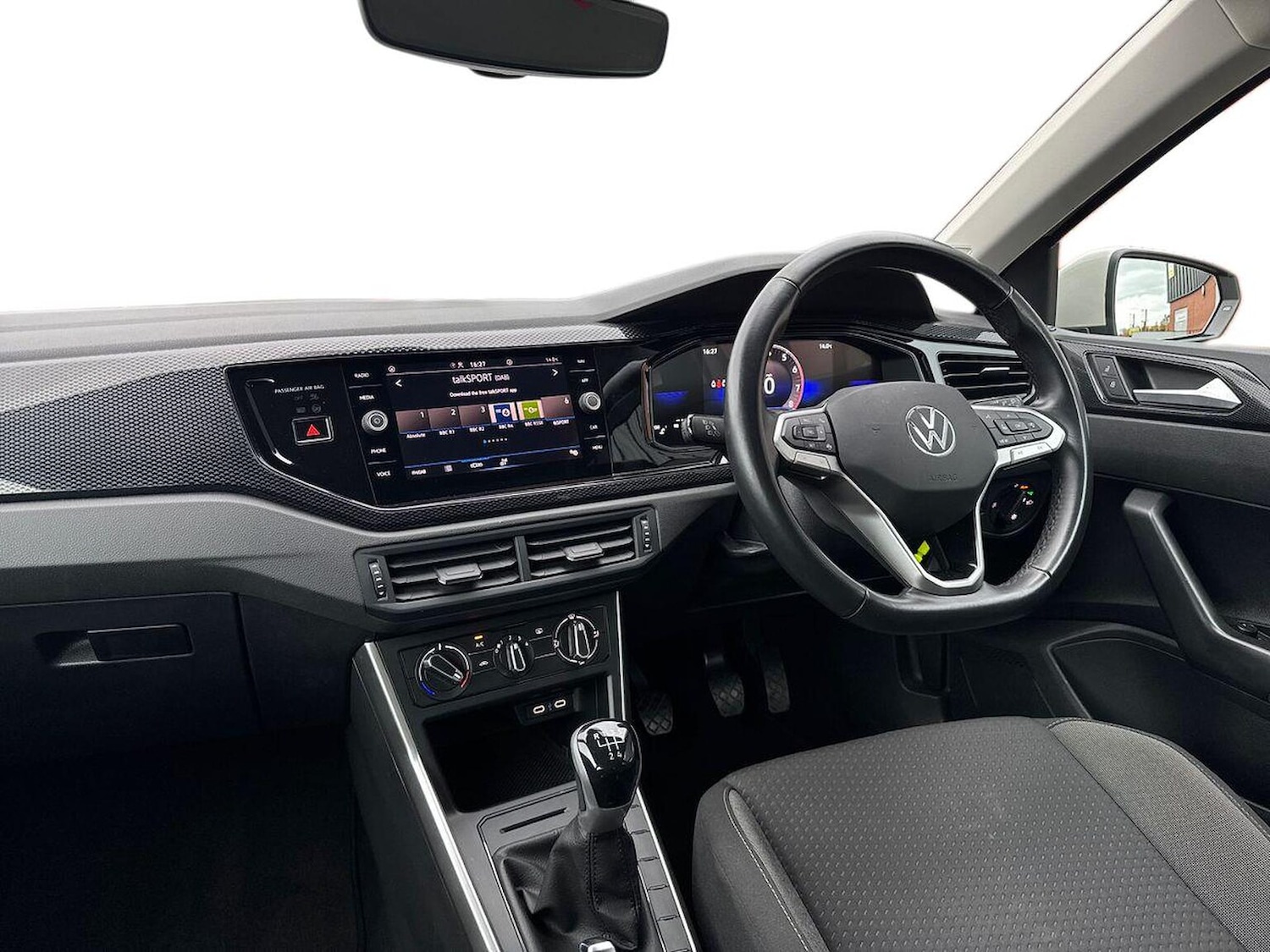 Used Volkswagen Polo 2023 for sale - 76478151: Photo 15