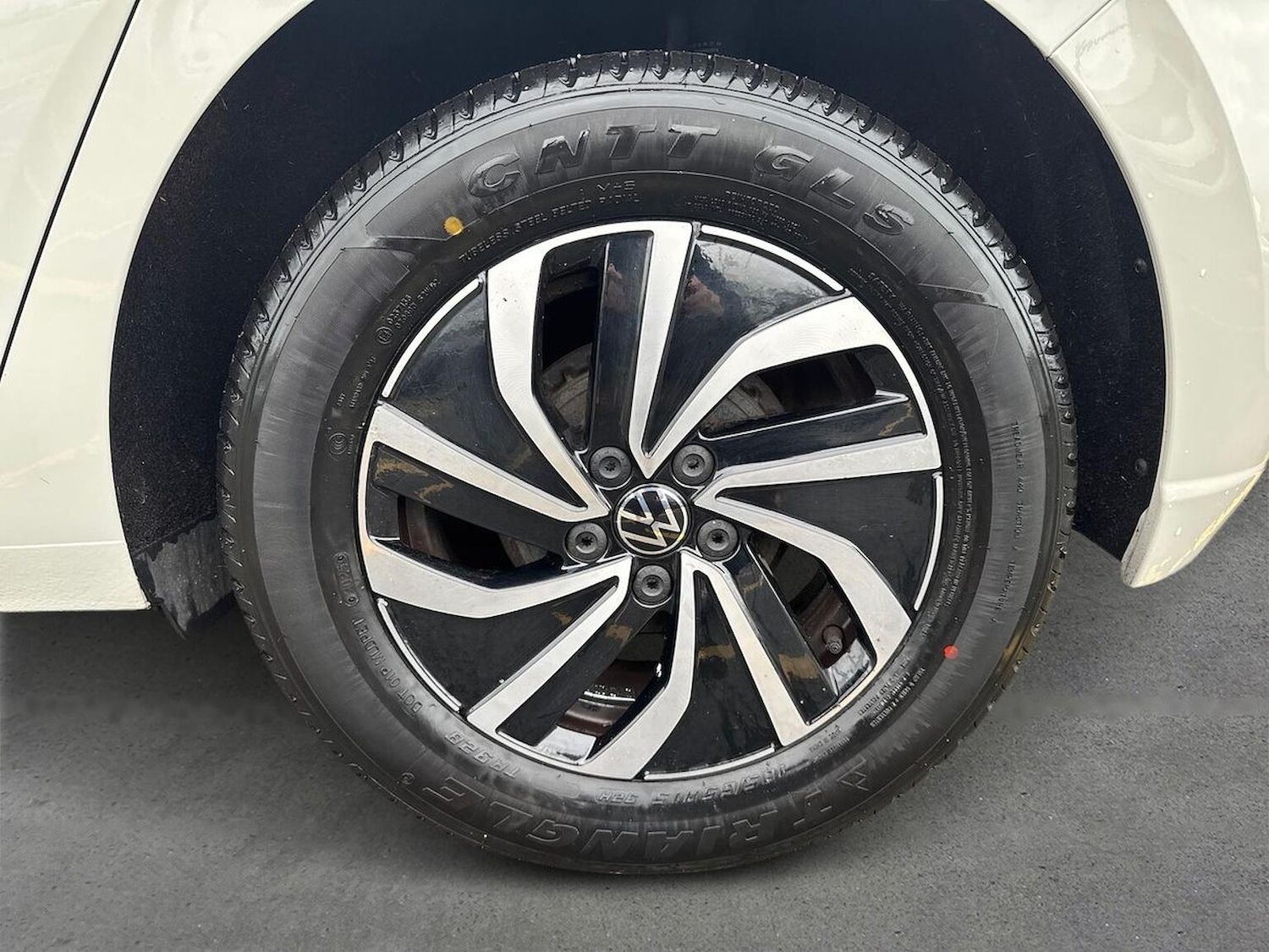 Used Volkswagen Polo 2023 for sale - 76478151: Photo 6