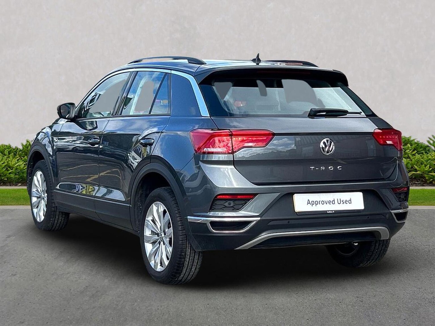 Used Volkswagen T-Roc 2019 for sale - 76023029: Photo 2