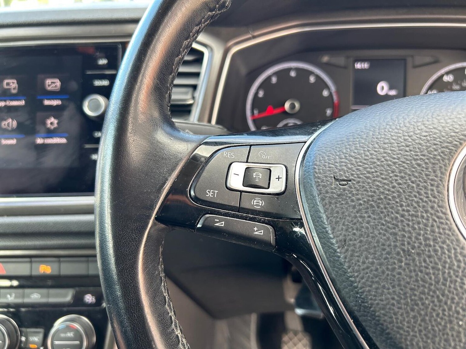 Used Volkswagen T-Roc 2019 for sale - 76023029: Photo 27
