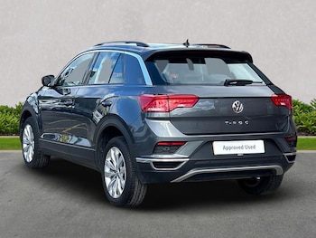 Used Volkswagen T-Roc 2019 for sale - 76023029: Photo 2