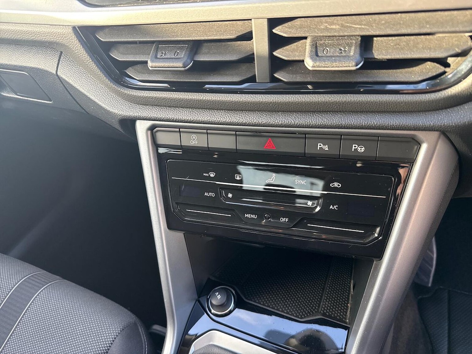 Used Volkswagen T-Roc 2023 for sale - 76439779: Photo 12