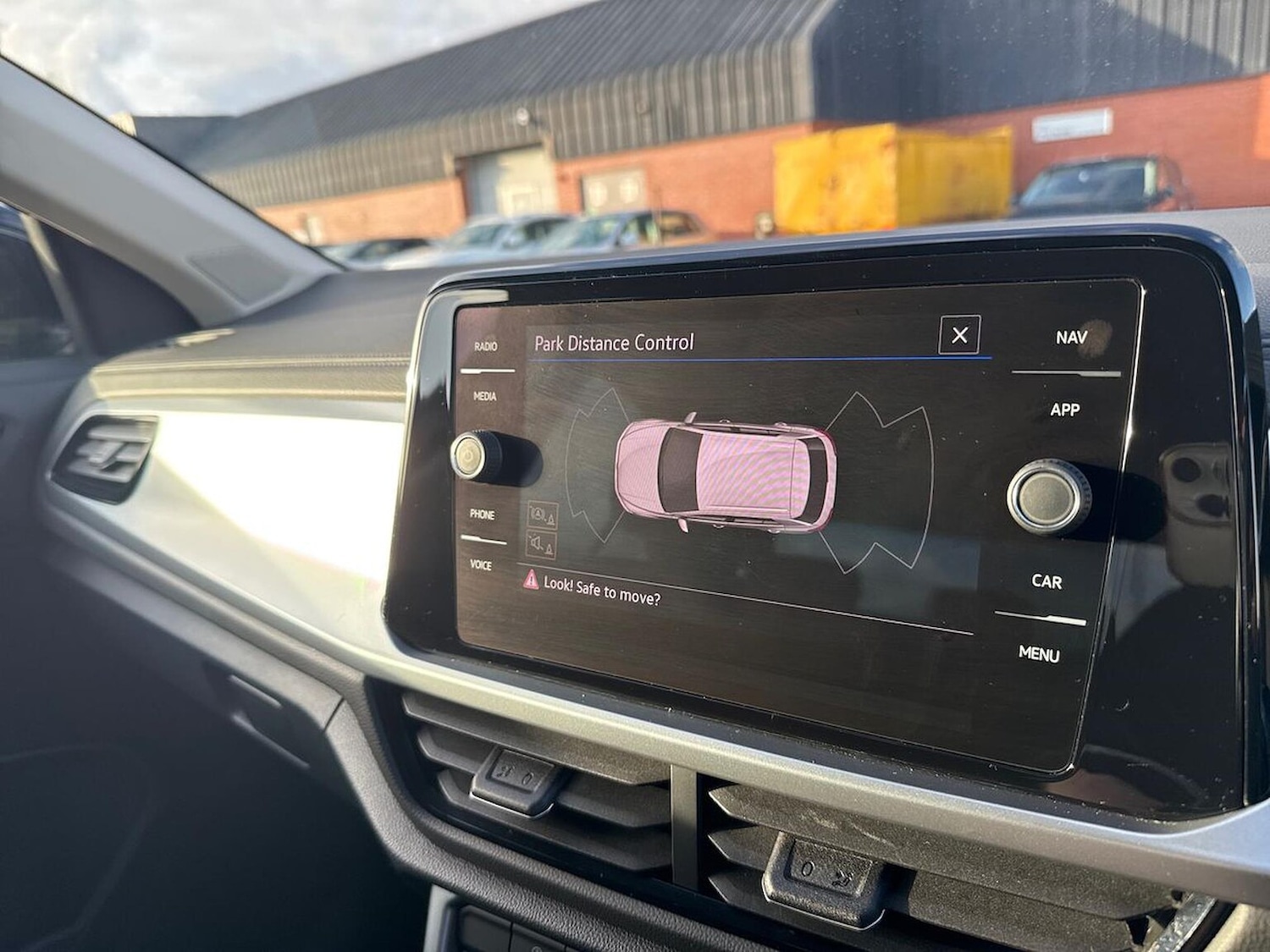 Used Volkswagen T-Roc 2023 for sale - 76439779: Photo 23